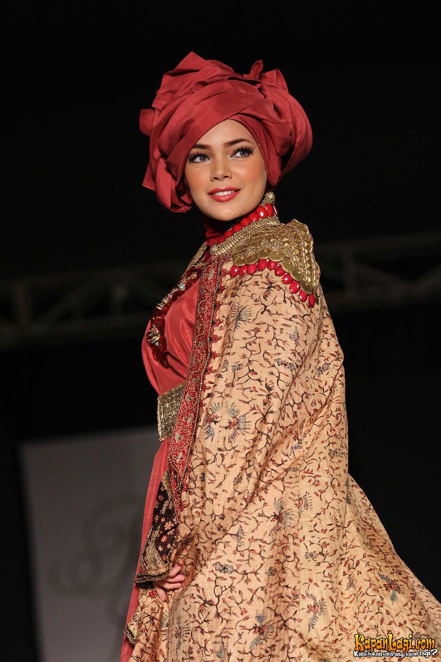 84 Gambar Keren Tutorial Hijab Pesta Ala Dewi Sandra Untuk Anda