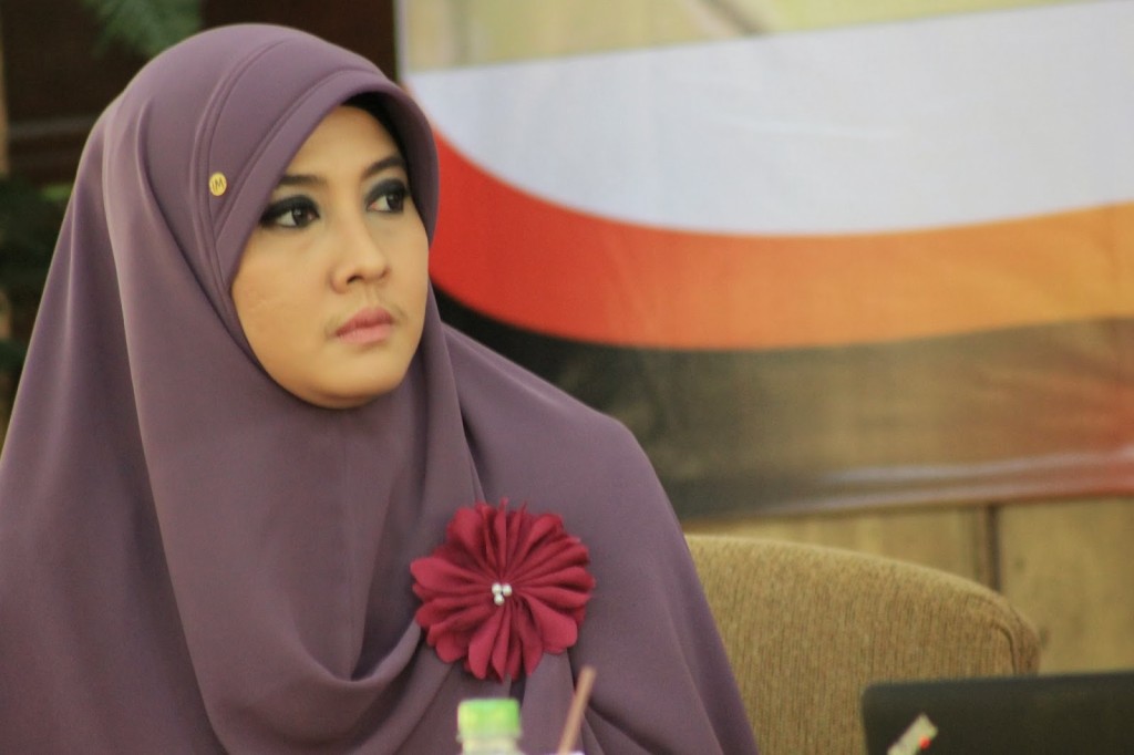 Gaya Hijab Syar’i Ala Peggy Melati Sukma Tutorial